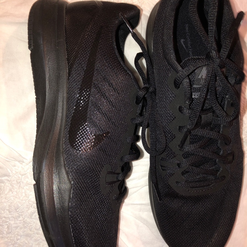 Brand new nike running shoes